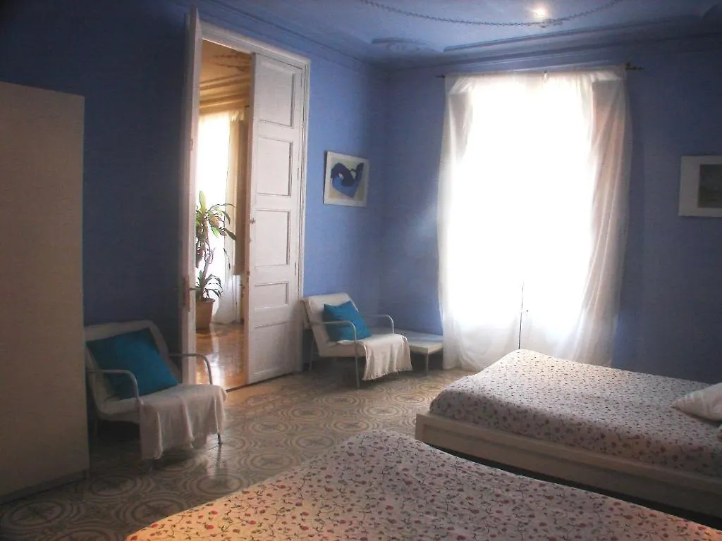 Turismo Urbano Guest House Barcelona 3*,